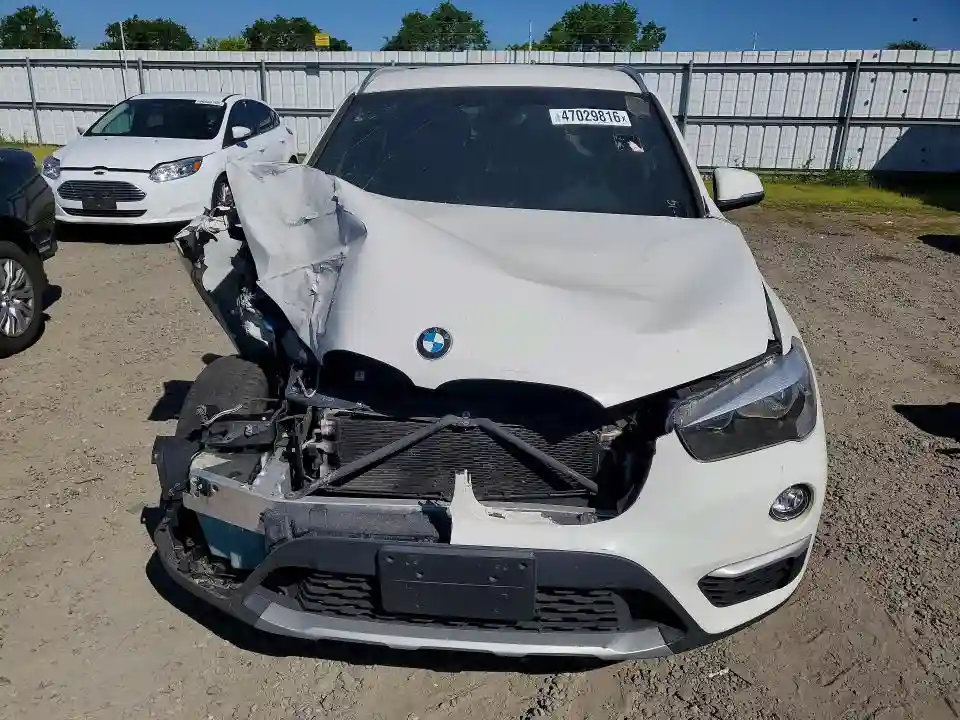 WBXHU7C34J5H40120 2018 BMW X1-4