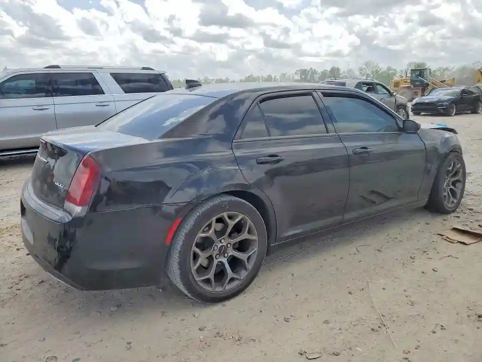 2C3CCABG6JH223911 2018 CHRYSLER 300-2