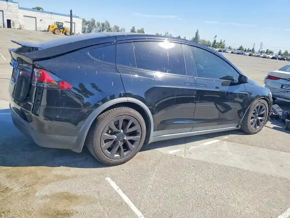 7SAXCBE50NF329458 2022 TESLA MODEL X-2