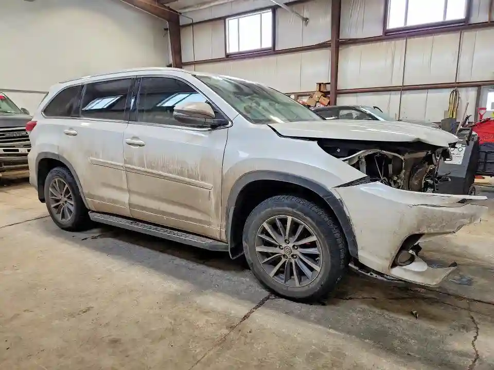 5TDJZRFH1JS553203 2018 TOYOTA HIGHLANDER-3