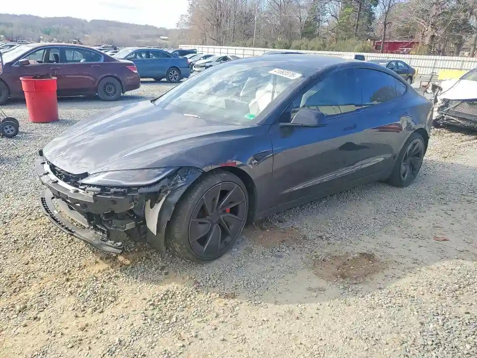 5YJ3E1ET8SF939313 2025 TESLA MODEL 3-0