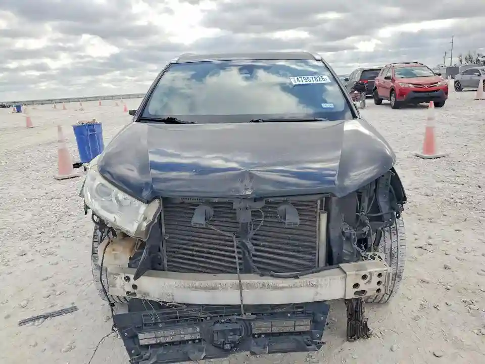 5TDKZRFH9JS532538 2018 TOYOTA HIGHLANDER-4