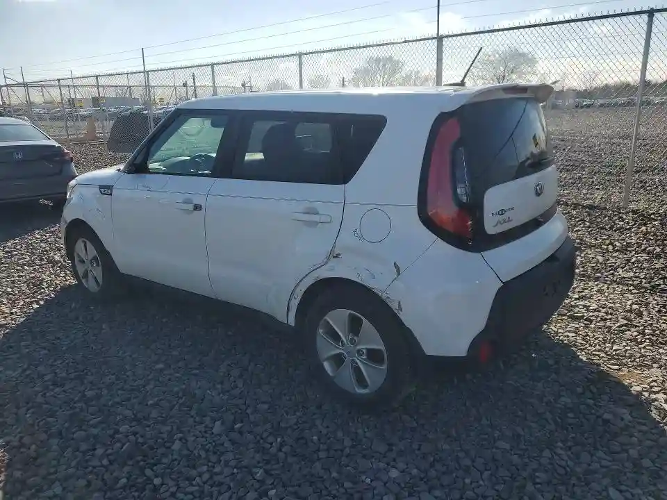 KNDJN2A2XG7370858 2016 KIA SOUL-1