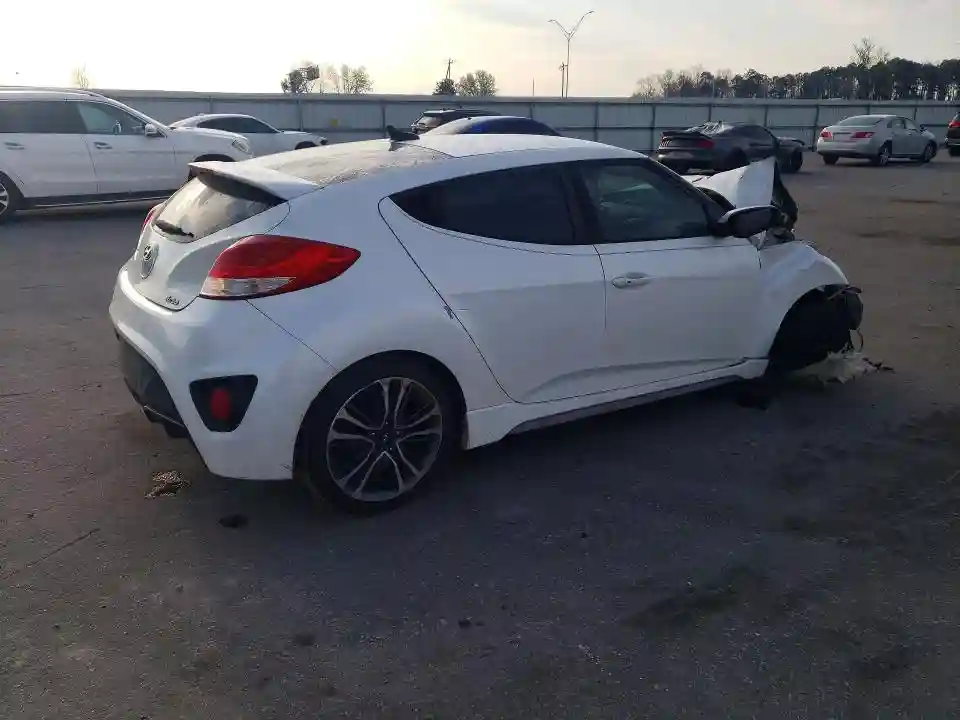 KMHTC6AE4GU297421 2016 HYUNDAI VELOSTER-2