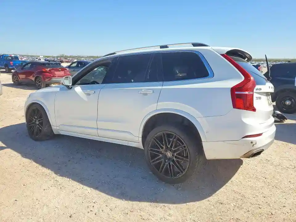 YV4A22PK7H1143242 2017 VOLVO XC90-1