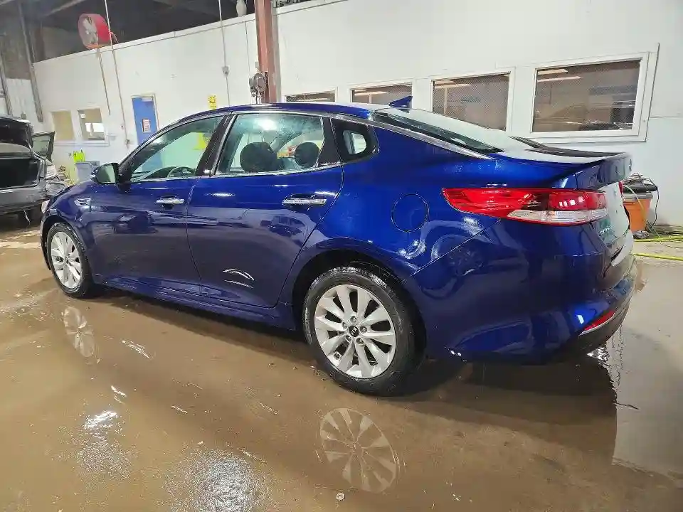 5XXGT4L30JG255654 2018 KIA OPTIMA-1