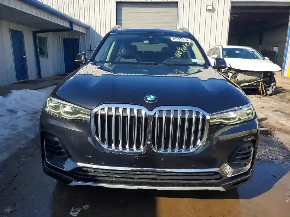5UXCW2C00M9F66858 2021 BMW X7-4