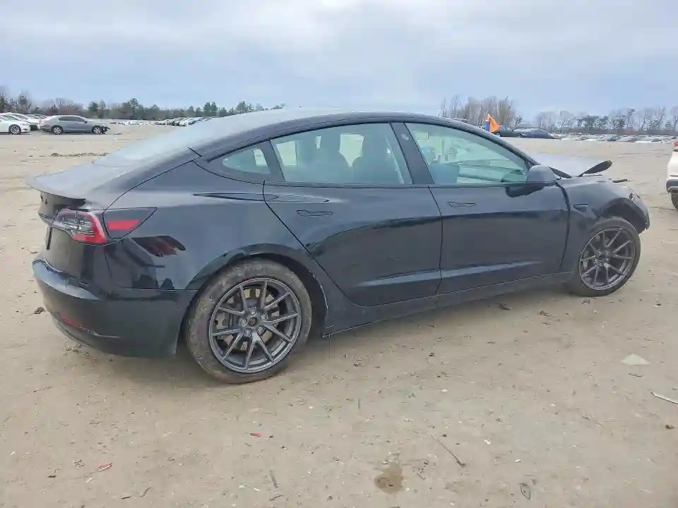 5YJ3E1EA1NF102776 2022 TESLA MODEL 3-2
