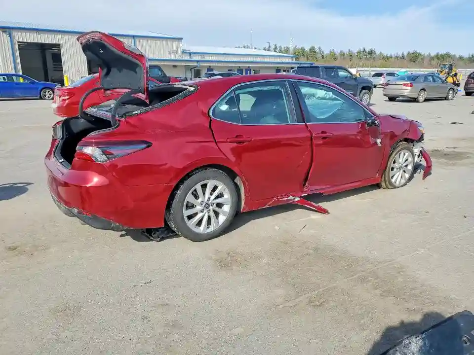 4T1C11BK9NU067786 2022 TOYOTA CAMRY-2