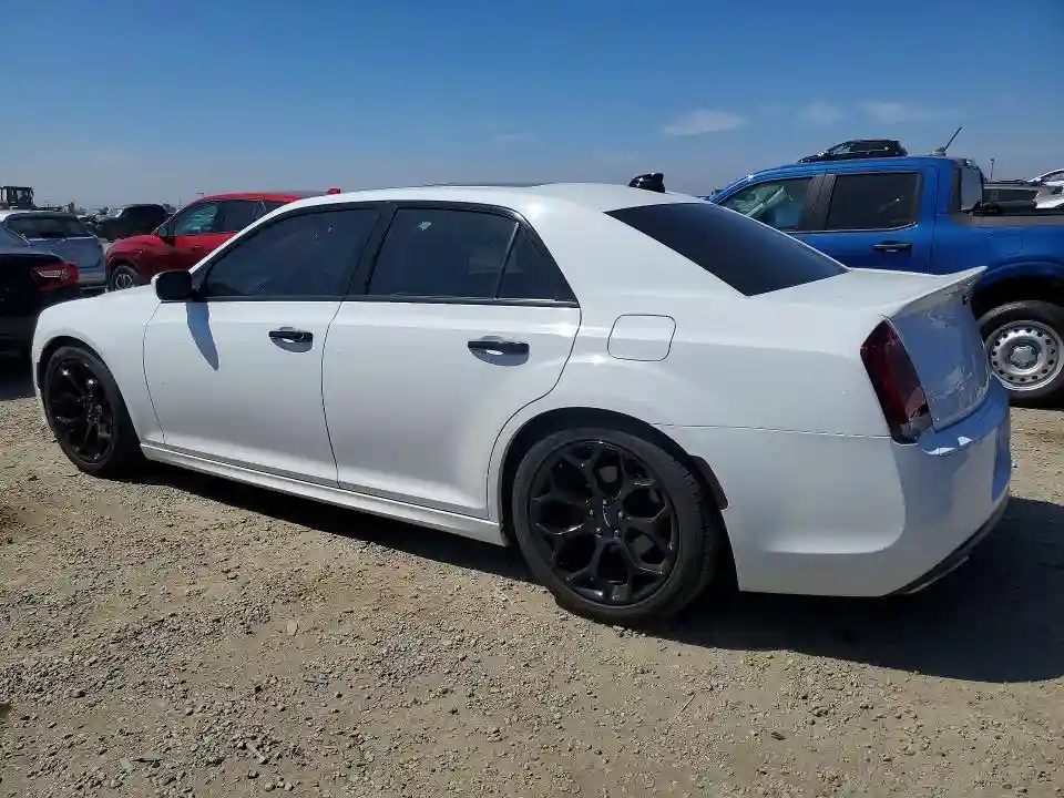 2C3CCABG1HH577961 2017 CHRYSLER 300-1