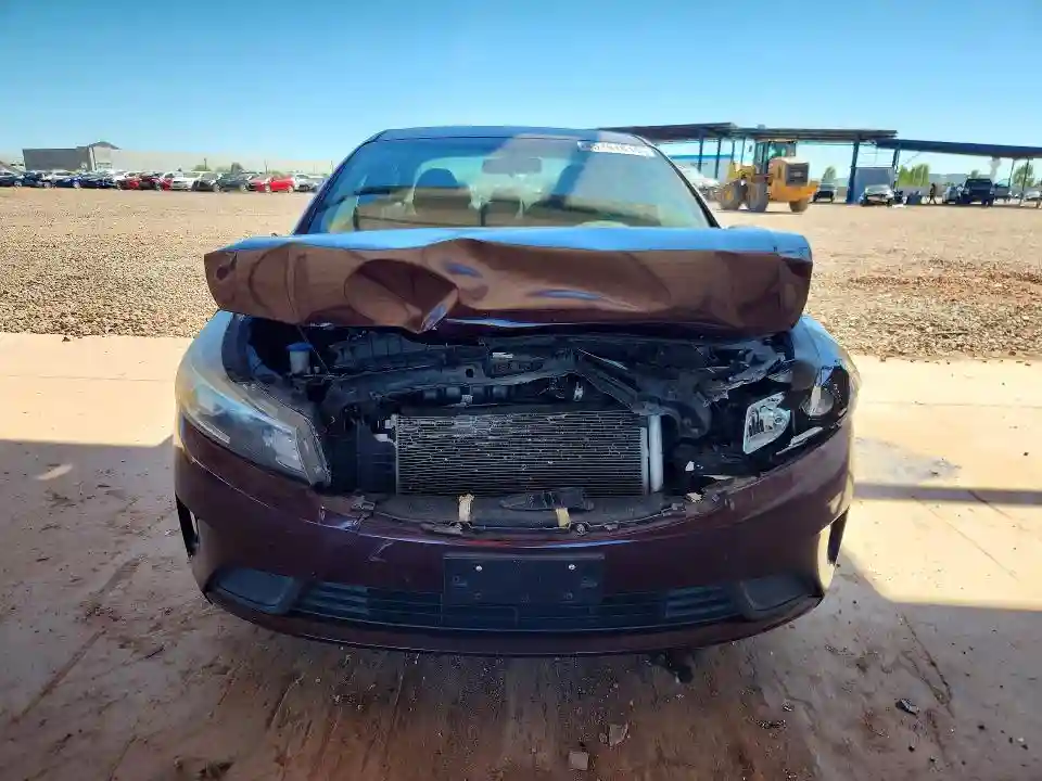 3KPFK4A77HE048752 2017 KIA FORTE-4