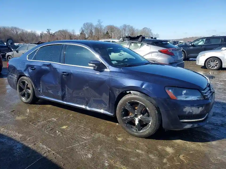1VWBN7A37CC109230 2012 VOLKSWAGEN PASSAT-3