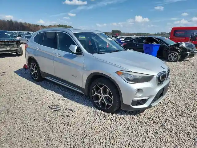 WBXHT3C39J5F91084 2018 BMW X1-3