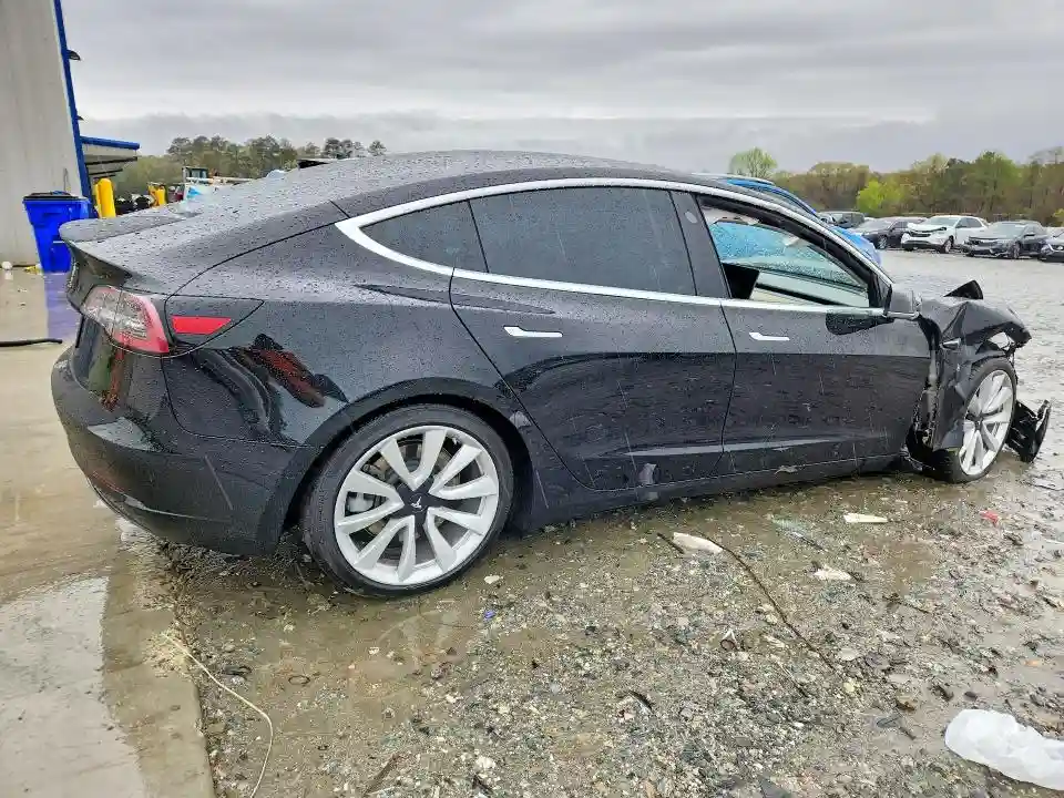 5YJ3E1EA4LF660795 2020 TESLA MODEL 3-2