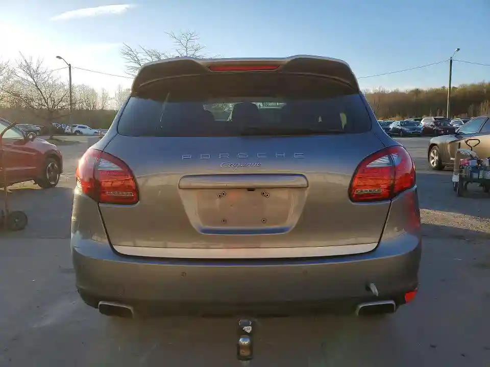 WP1AA2A29ELA90749 2014 PORSCHE CAYENNE-5