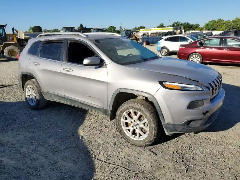 1C4PJMLBXJD543608 2018 JEEP GRAND CHEROKEE-3