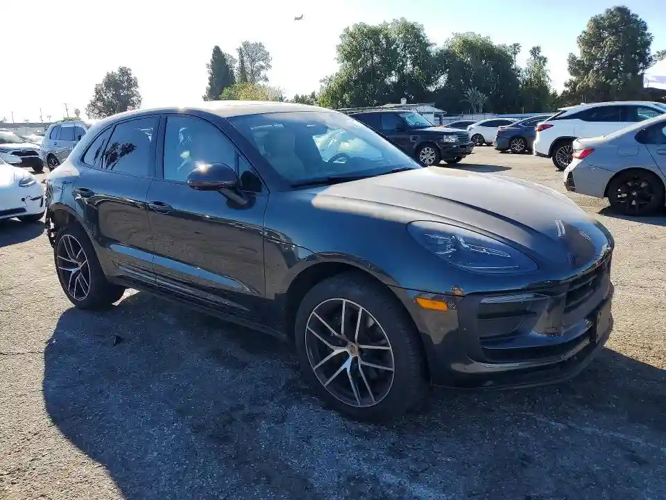 WP1AA2A58SLB10625 2025 PORSCHE MACAN-3