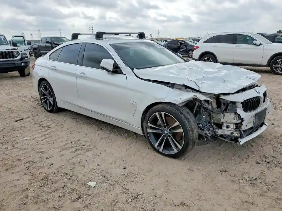 WBA4J3C06LBL11952 2020 BMW 4 SERIES-3