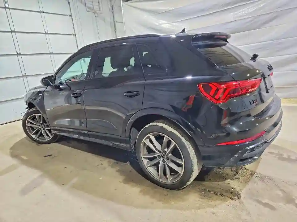 WA1EECF36N1148112 2022 AUDI Q3-1