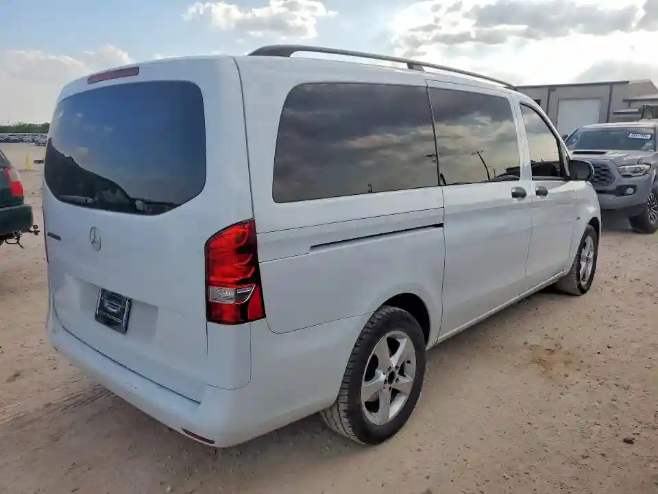 WD4PG2EE4G3095963 2016 MERCEDES BENZ METRIS-2