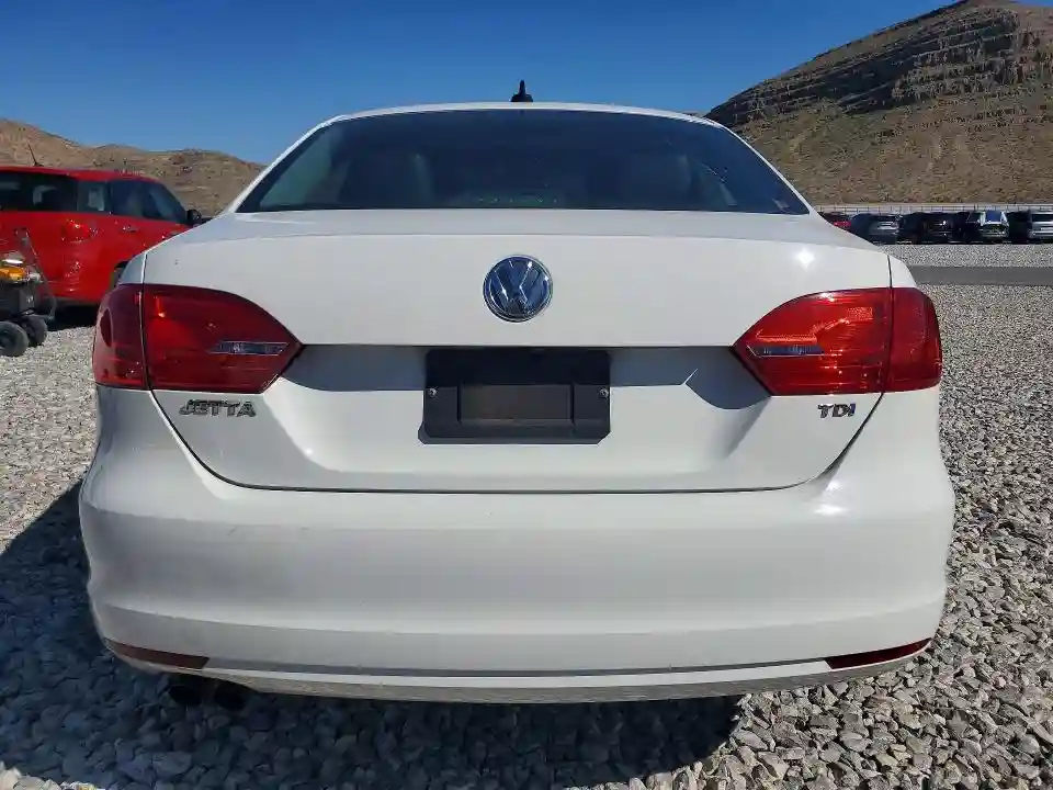 3VWLL7AJ9EM372734 2014 VOLKSWAGEN JETTA-5