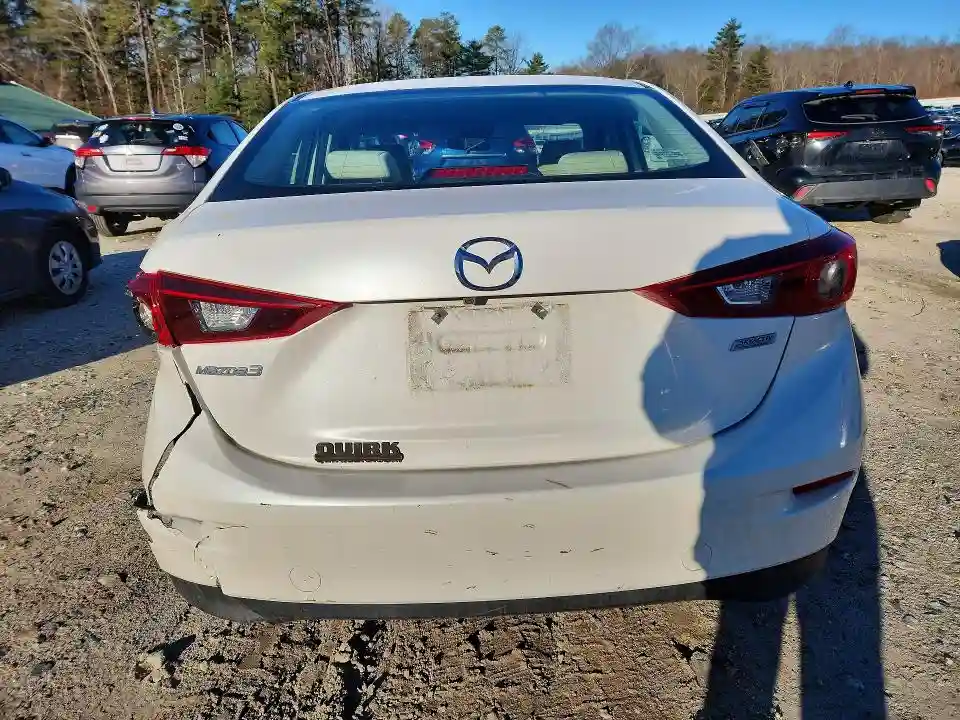 3MZBN1U74JM232460 2018 MAZDA 3-5