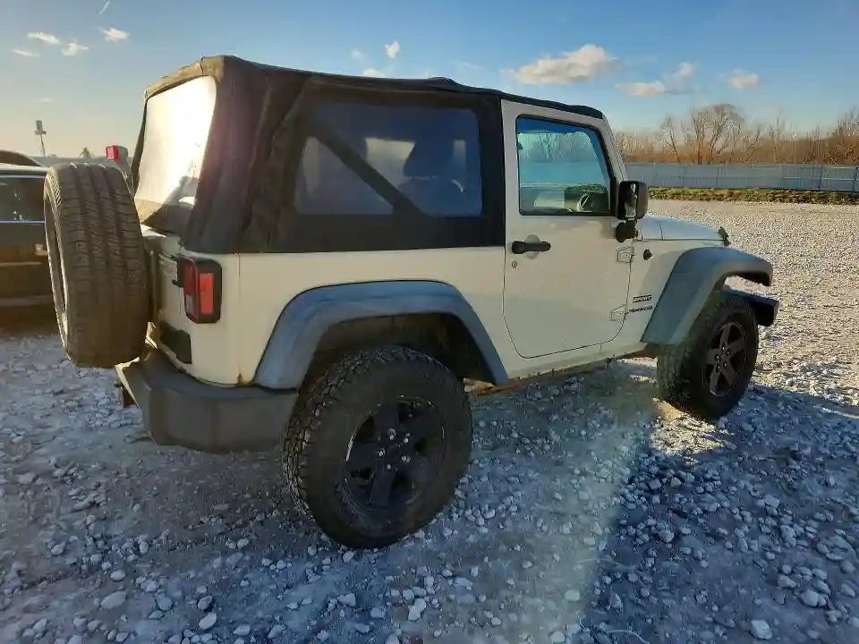 1J4AA2D11BL620366 2011 JEEP WRANGLER-2