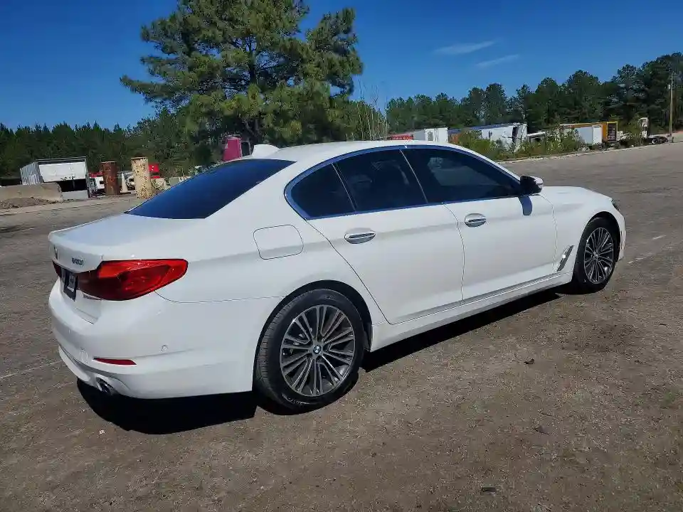 WBAJA7C57JWC76000 2018 BMW 5 SERIES-2
