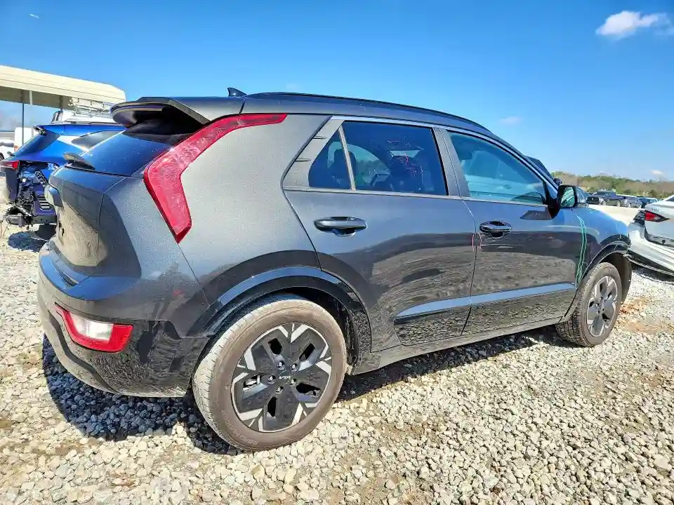 KNDCR3L10R5078318 2024 KIA NIRO EV-2