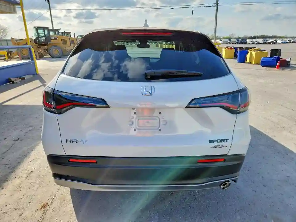 3CZRZ1H53SM750182 2025 HONDA HR-V-5