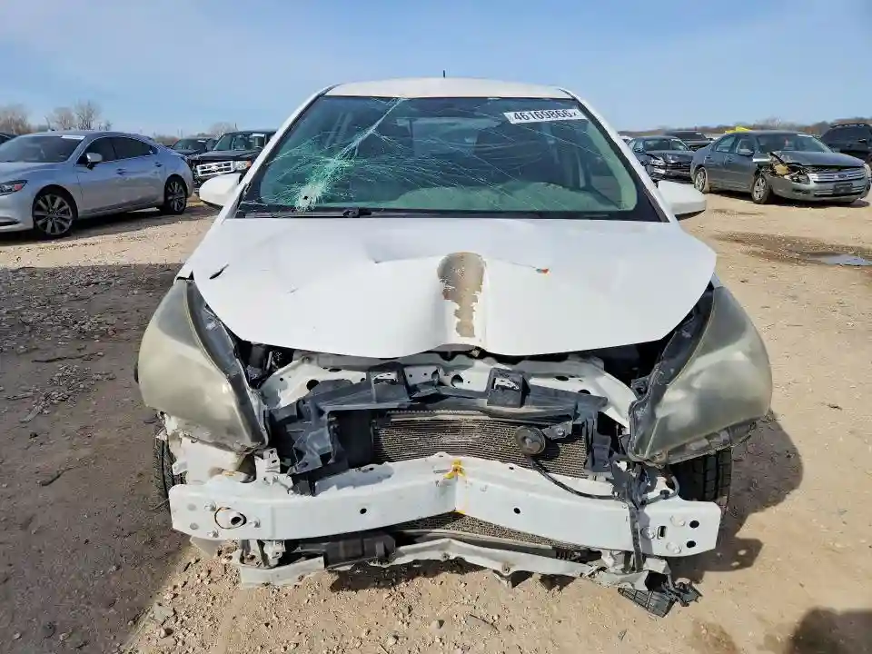 VNKKTUD30FA041850 2015 TOYOTA YARIS 5-DO-4