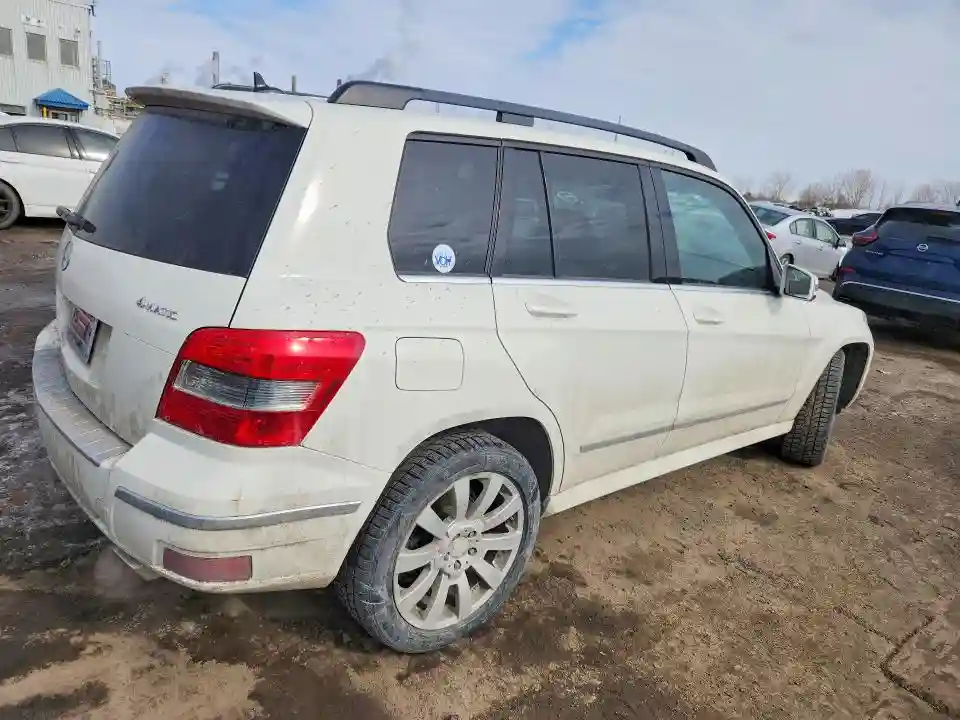WDCGG8HB4BF647378 2011 MERCEDES-BENZ GLK-CLASS-2