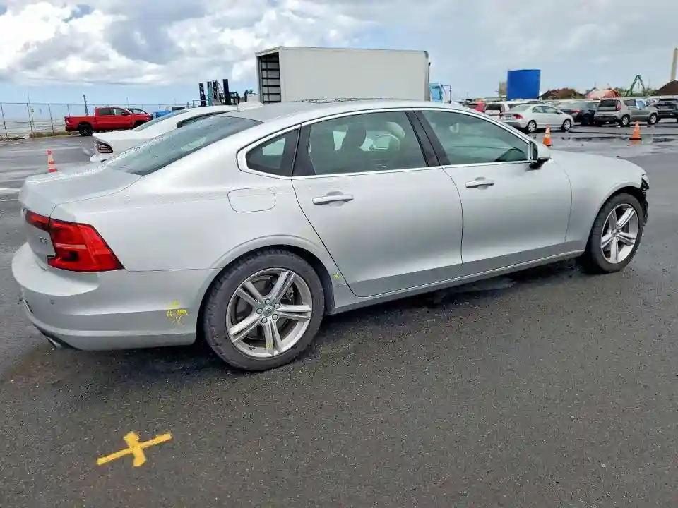 LVY982AK0JP035991 2018 VOLVO S90-2