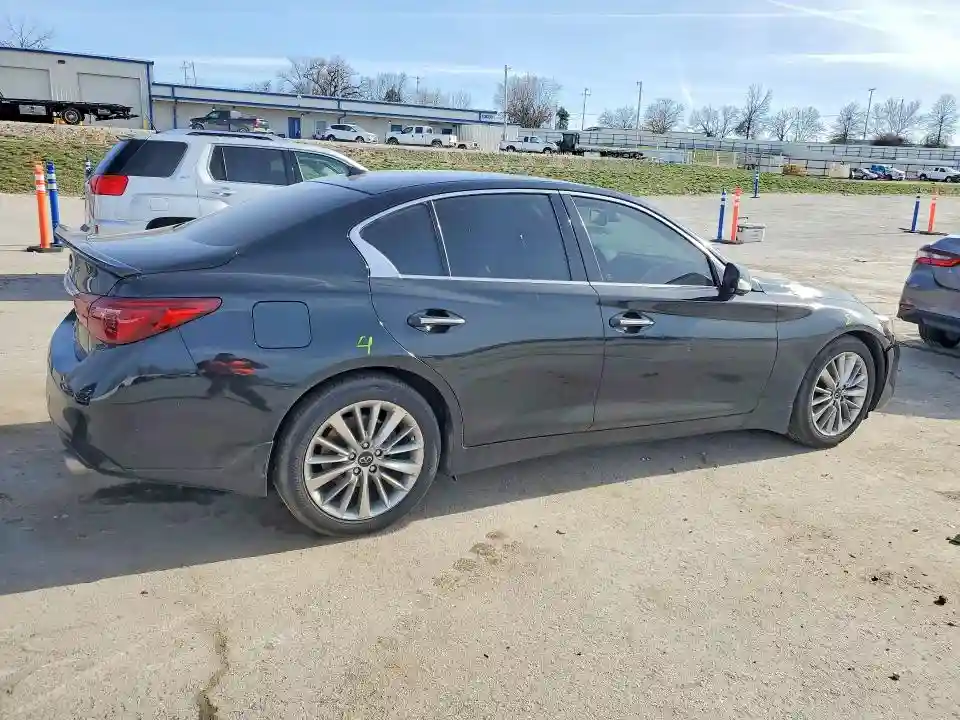 JN1EV7BR8MM750498 2021 INFINITI Q50-2