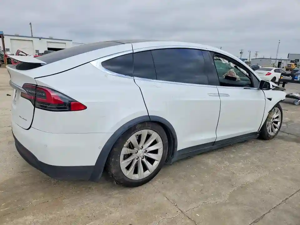 5YJXCAE29LF281601 2020 TESLA MODEL X-2