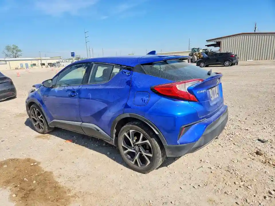 NMTKHMBX2JR048986 2018 TOYOTA C-HR-1