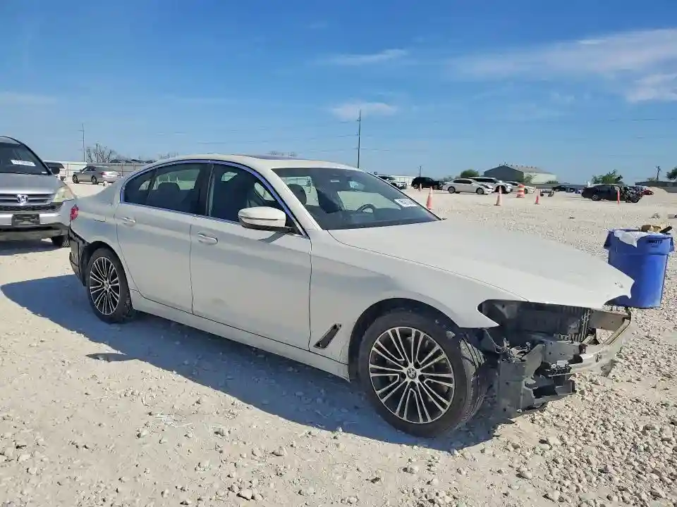 WBAJR3C04LWW75517 2020 BMW 5 SERIES-3