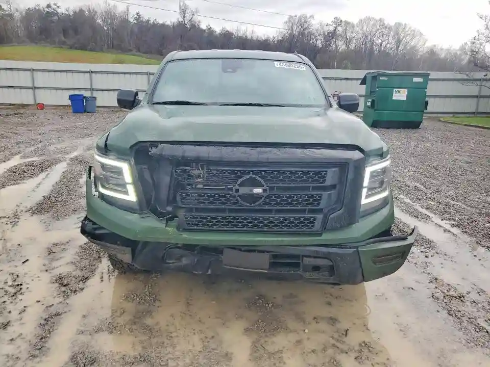 1N6AA1EF2RN107939 2024 NISSAN TITAN-4
