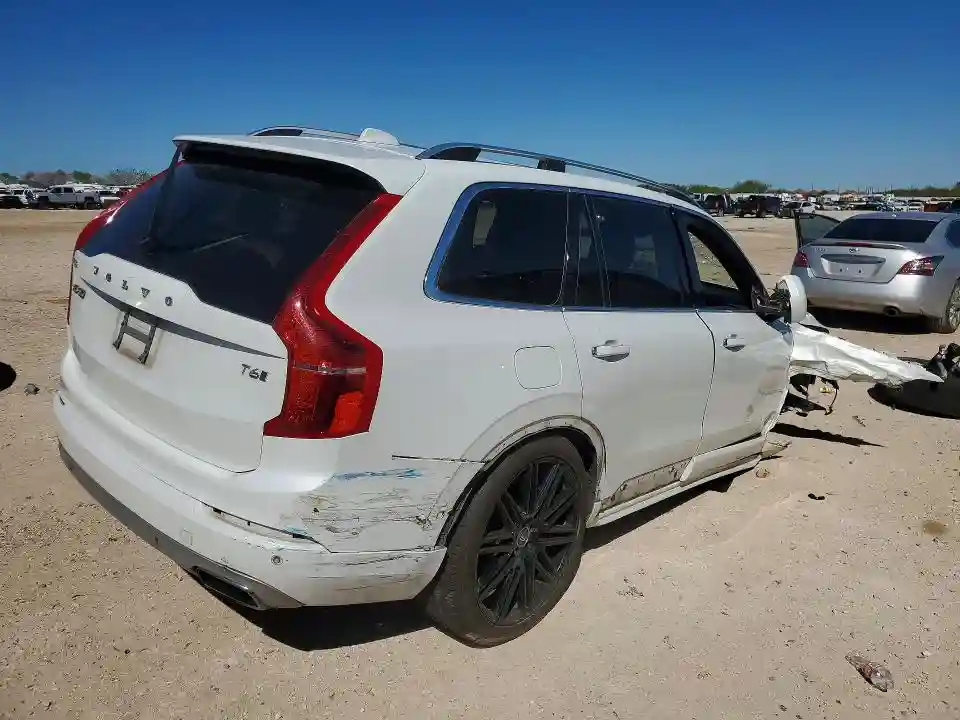 YV4A22PK7H1143242 2017 VOLVO XC90-2