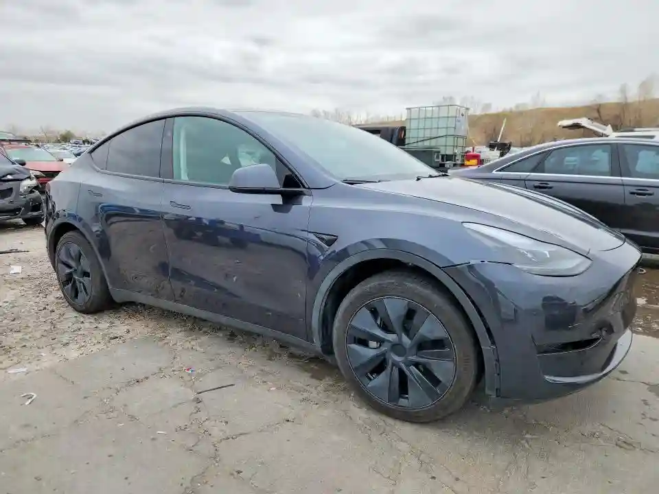 7SAYGAEE1SF287753 2025 TESLA MODEL Y-3