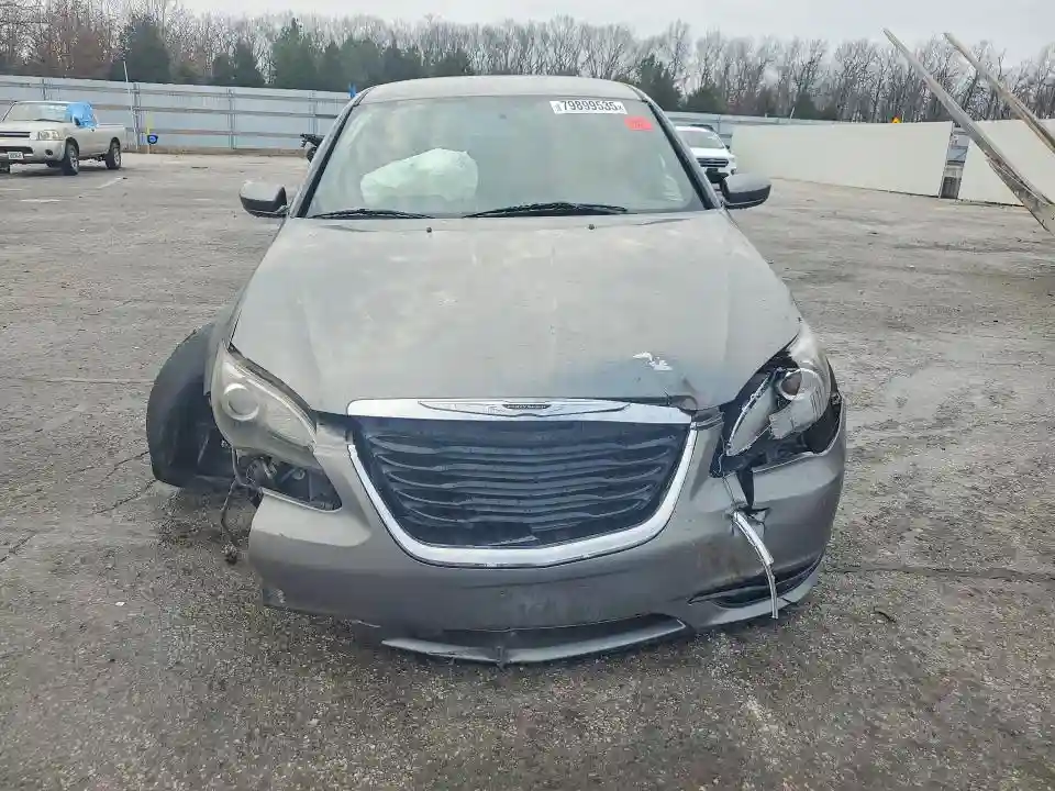 1C3CCBBG1DN718261 2013 CHRYSLER 200-4