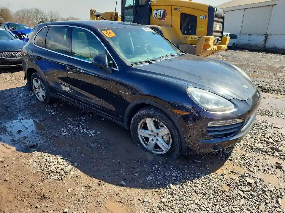 WP1AE2A27BLA93603 2011 PORSCHE CAYENNE-3