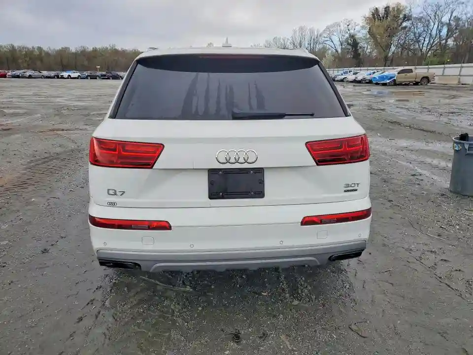 WA1LAAF7XJD034262 2018 AUDI Q7-5