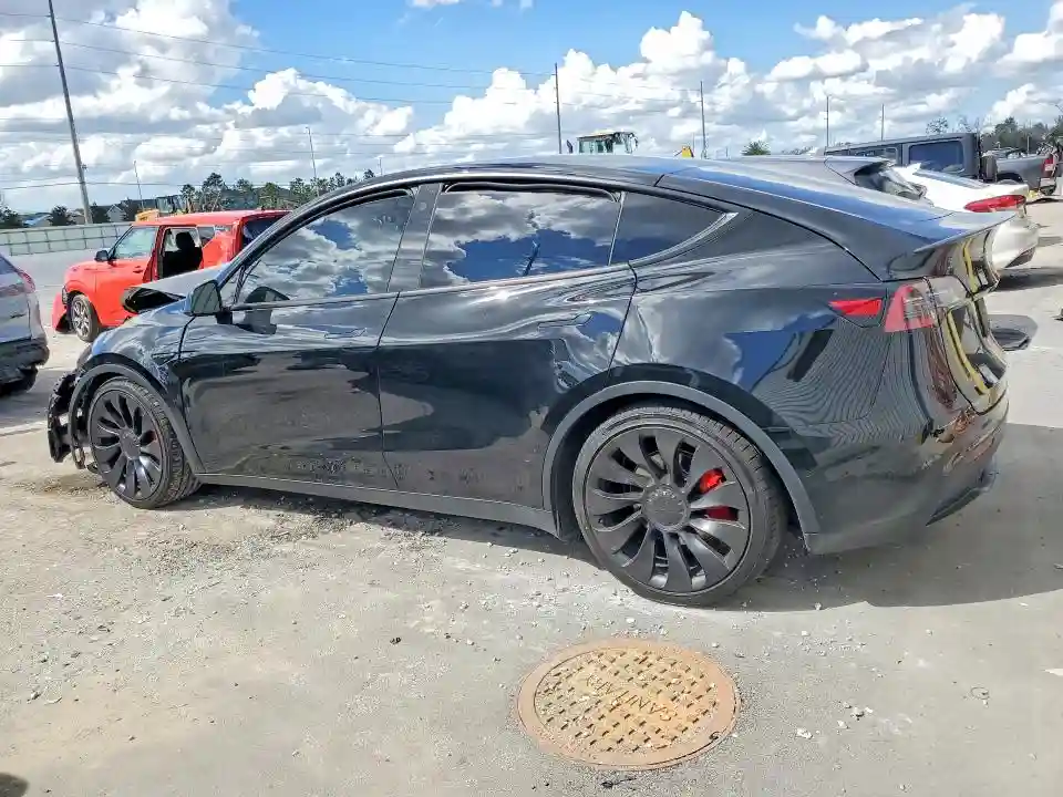7SAYGDEF9NF463754 2022 TESLA MODEL Y-1