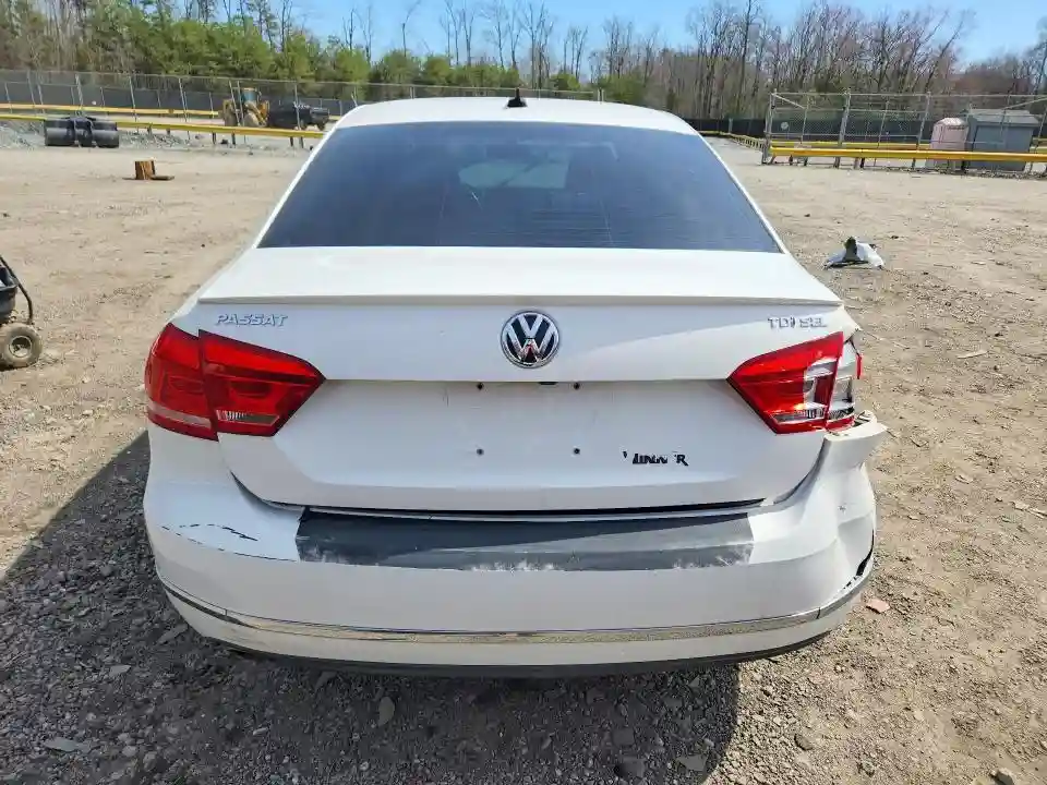 1VWCV7A35FC071862 2015 VOLKSWAGEN PASSAT-5