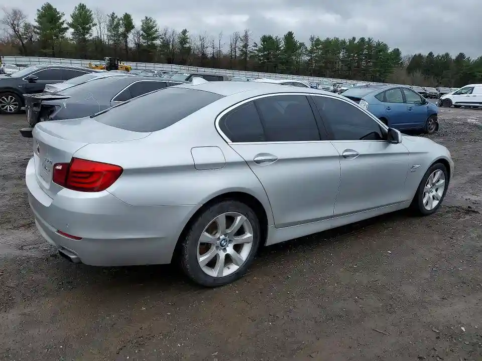 WBAFU9C50BC278082 2011 BMW 5 SERIES-2