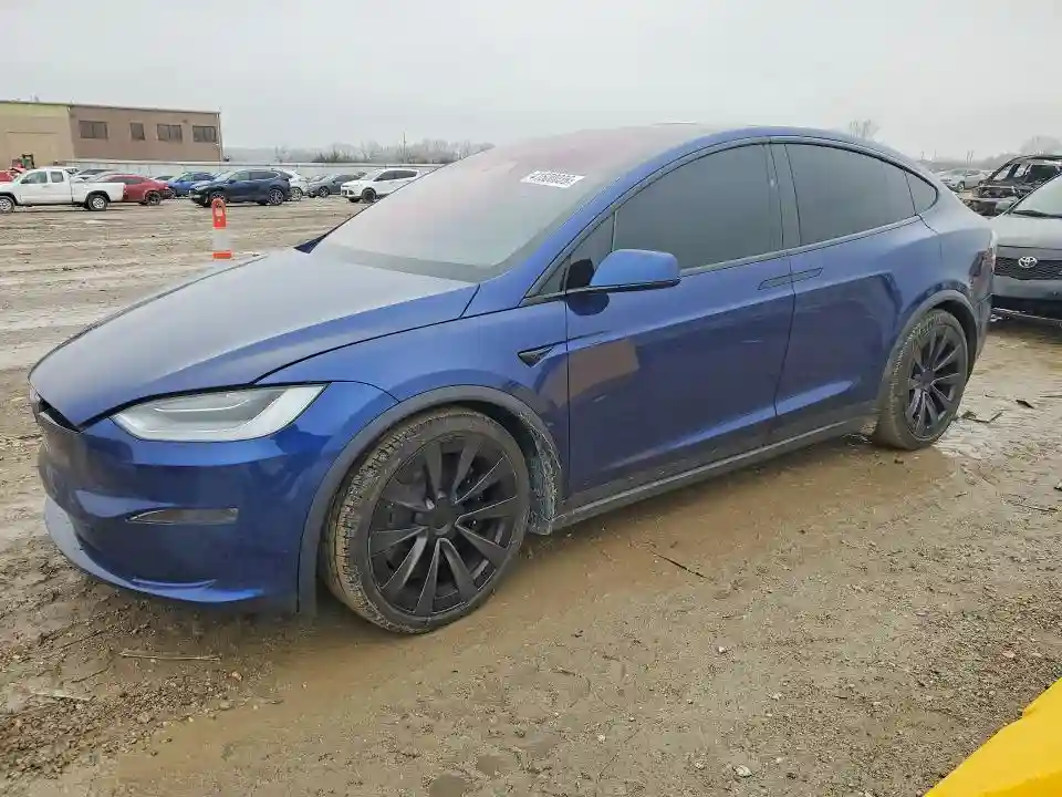 7SAXCBE56NF331375 2022 TESLA MODEL X-0