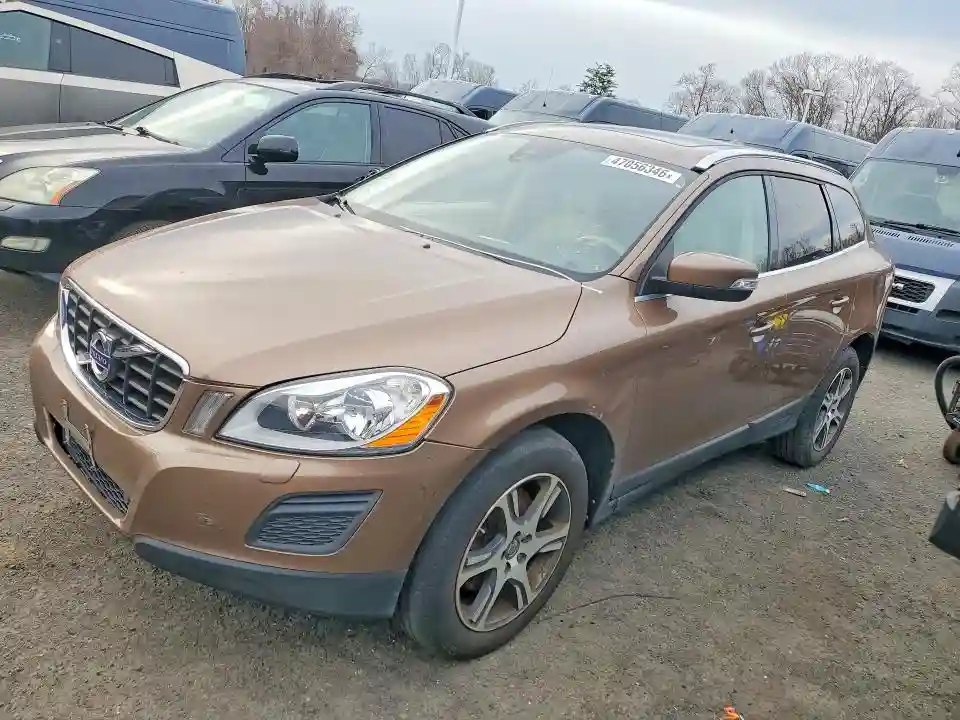 YV4902DZ6D2457317 2013 VOLVO XC60-0