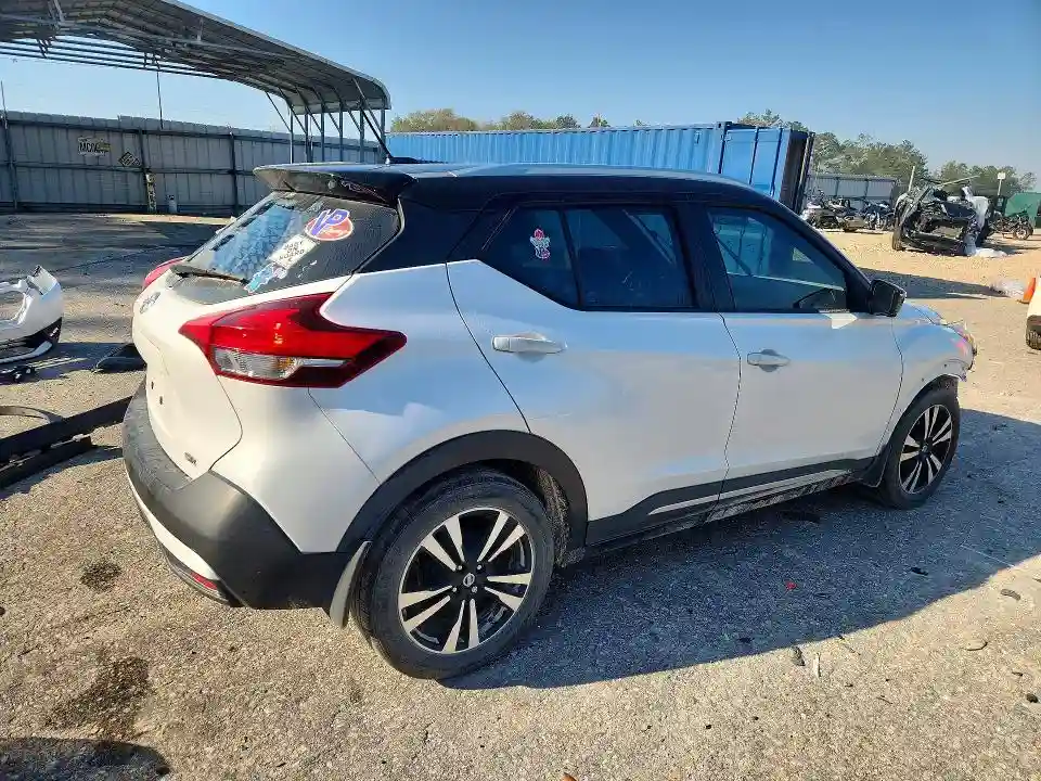 3N1CP5CU5JL504040 2018 NISSAN KICKS-2