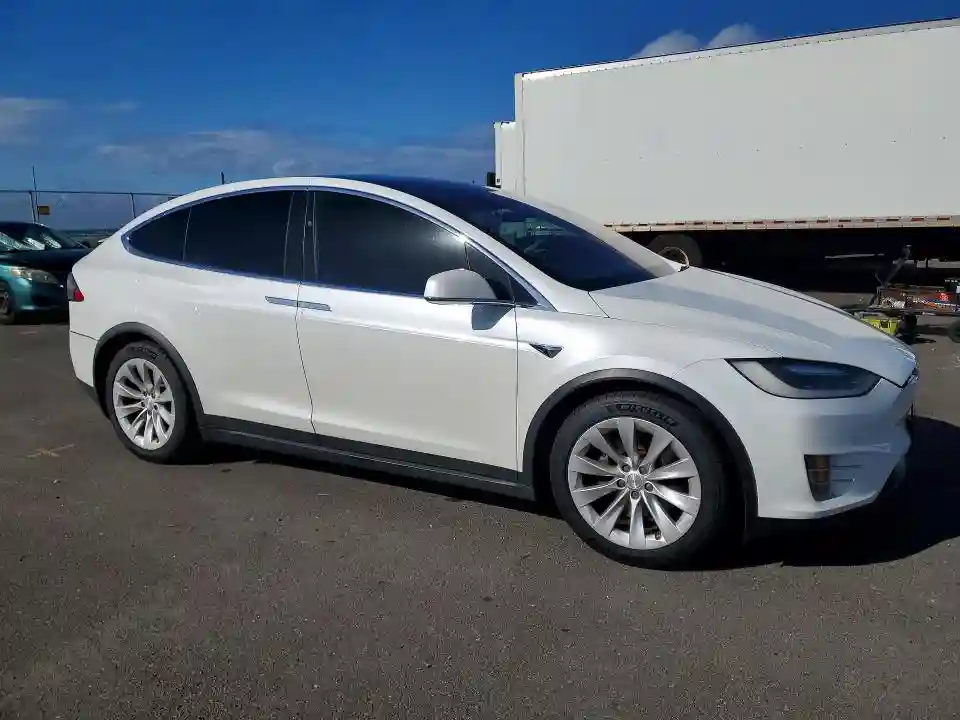 5YJXCAE26HF057192 2017 TESLA MODEL X-3